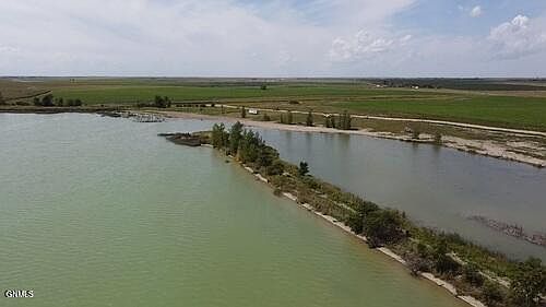 2nd image of 124 Round Lake Rd
