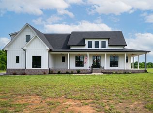 2075 Egypt Rd, Chapel Hill, TN 37034