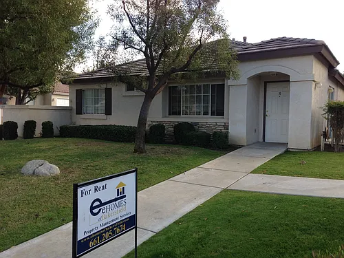 8115 Pebble Cove Court Photo 1