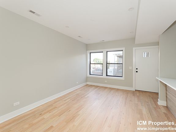 4th image of 2547 N Campbell Ave #3F