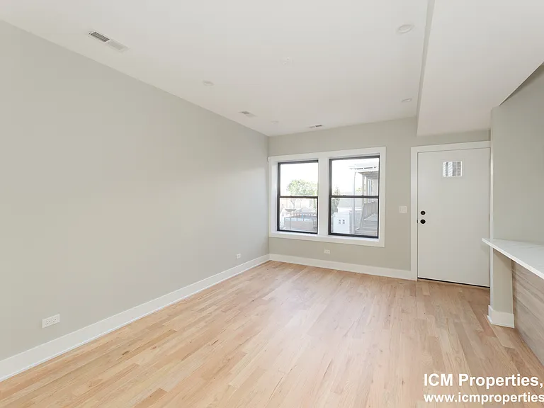 2922 W Logan Blvd #3 — Photo 3