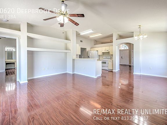 3rd image of 10620 Deepbrook Dr