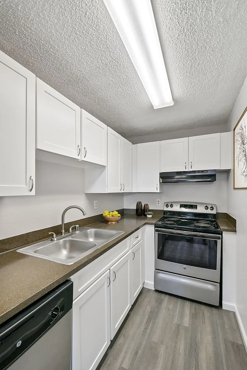 Building Photo - Madrona Estates
