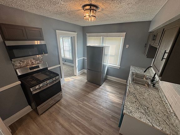 4th image of 11802 Forest Ave #A-b