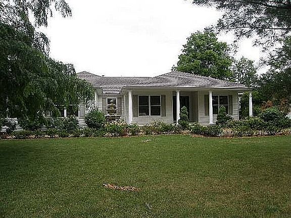 Home for Sale in Mount Zion, Illinois $259,877