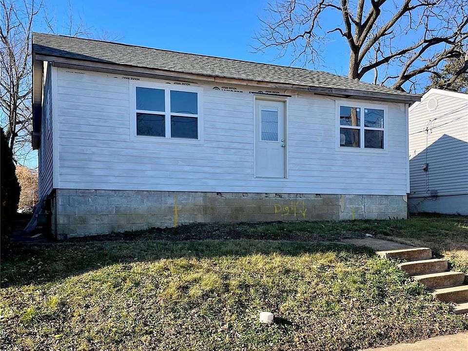 1st image of 2211 Prather Ave