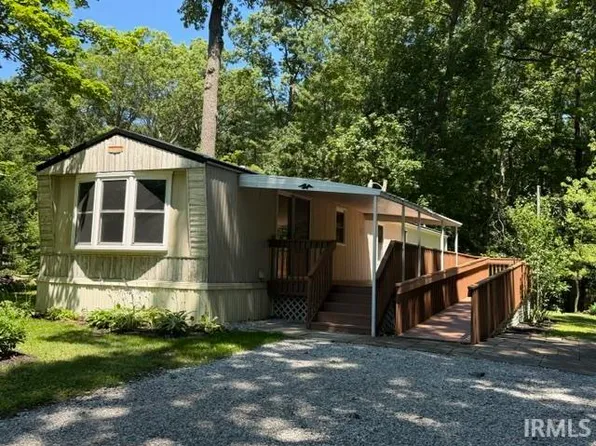 135 Lane 260 West Otter Lk, Angola, IN 46703