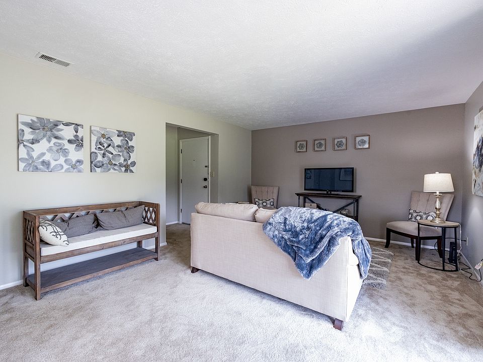 2 Bedroom Livingroom Floorplan at Williamsburg on Lake Mishawaka