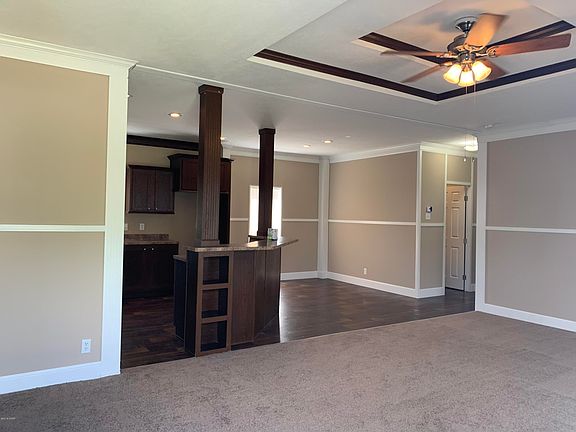 2nd image of 626 Live Oak Ln