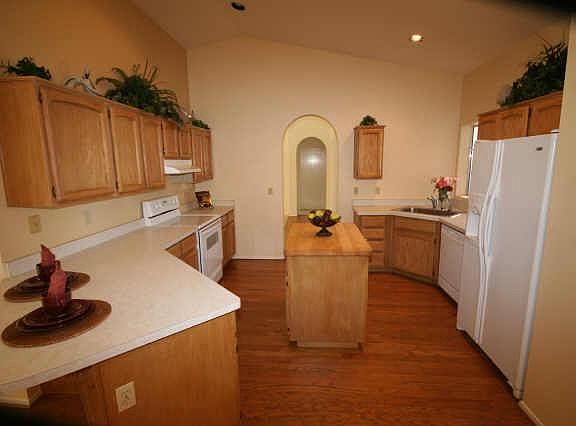 3rd image of 10547 S Voax Drive