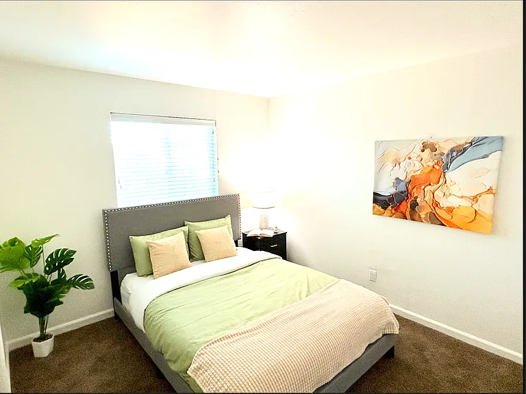 5811 48th Ave — Photo 12