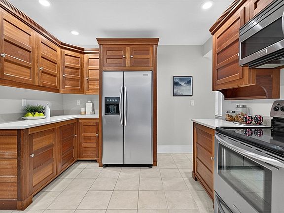 4th image of 8 Darling St