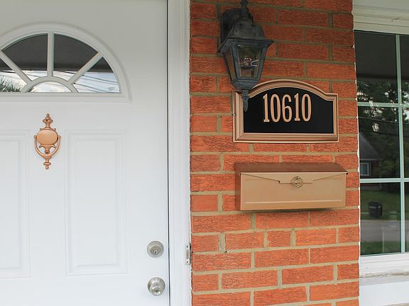 3rd image of 10610 Lemarie Dr