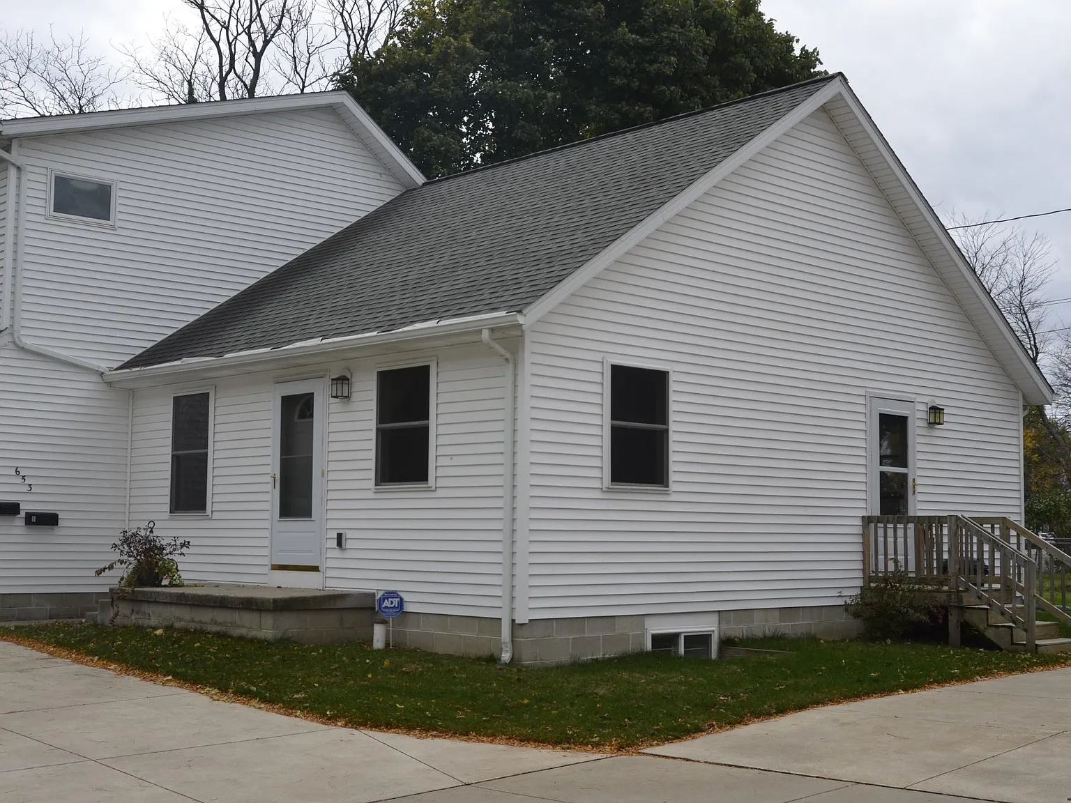 2 bed, 1800 sqft, $1,150 — Photo 2