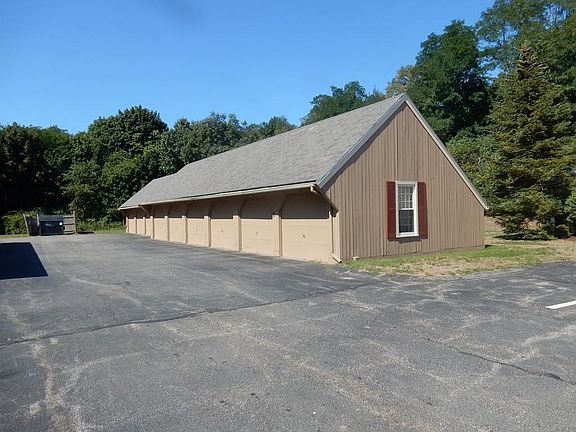 5th image of 31 Essex Green Ln