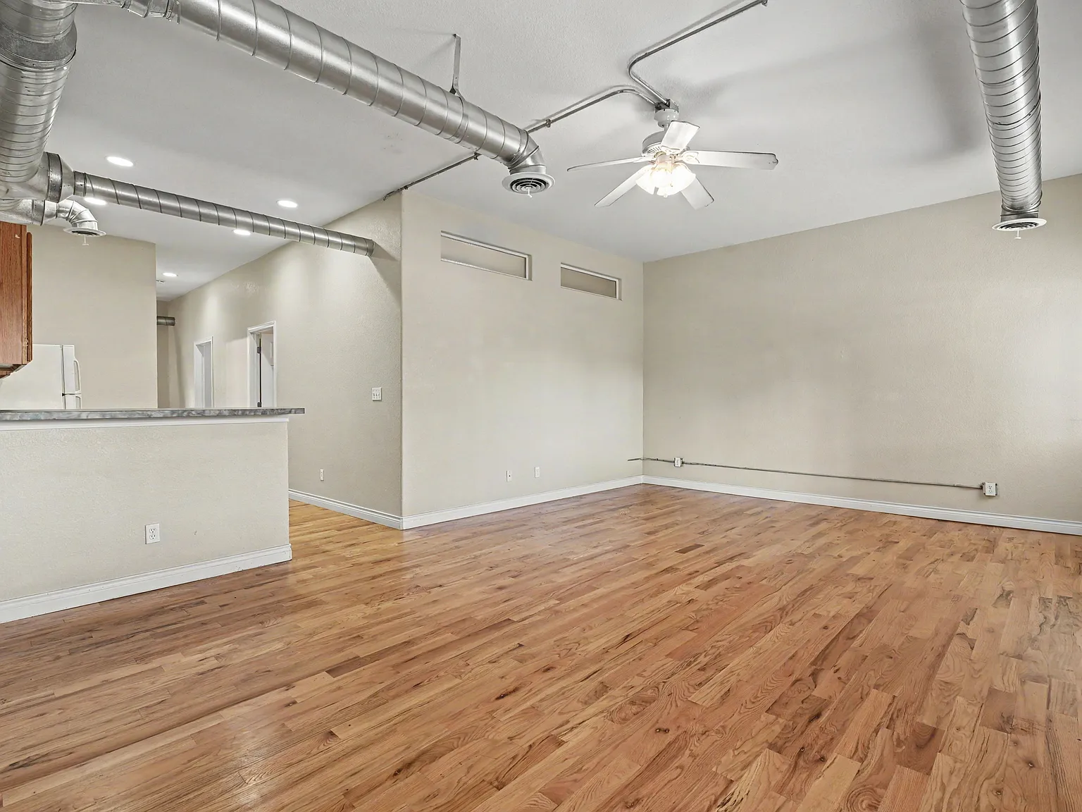 2 bed, 1035 sqft, $1,995 — Photo 3