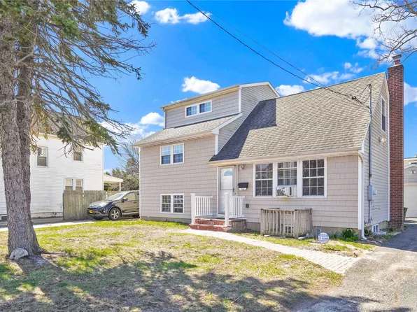 160 3rd Avenue, Bay Shore, NY 11706