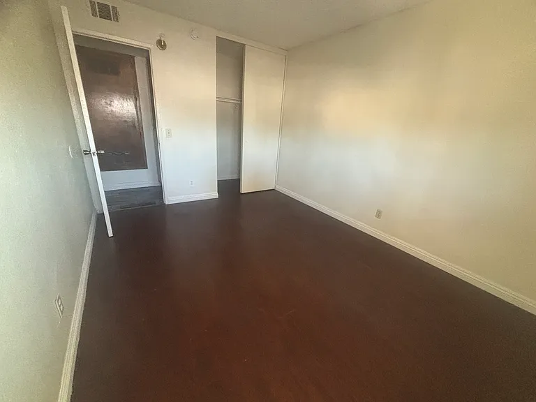 375 W 16th St #12 — Photo 11