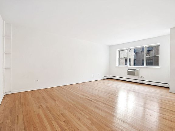 3rd image of 420 W Aldine Ave APT 426