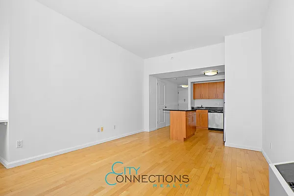 Rented by City Connections Realty | media 6