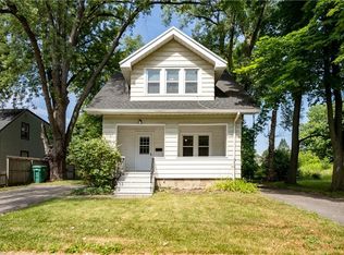 2029 Five Mile Line Rd, Penfield, NY 14526