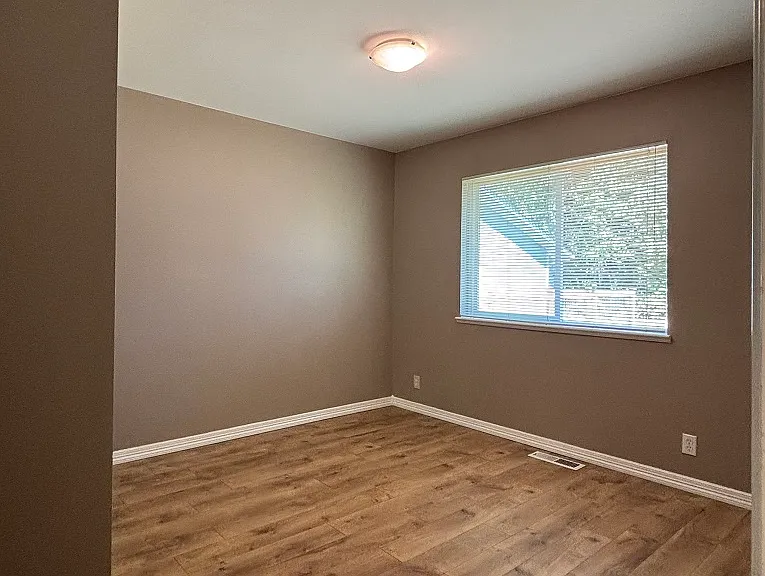 344 B St — Photo 3
