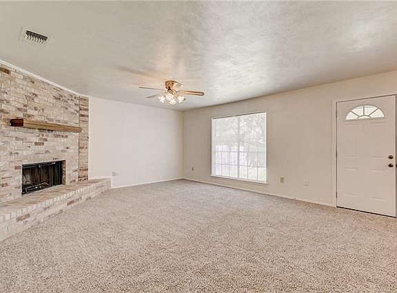 4th image of 808 W Embercrest Dr