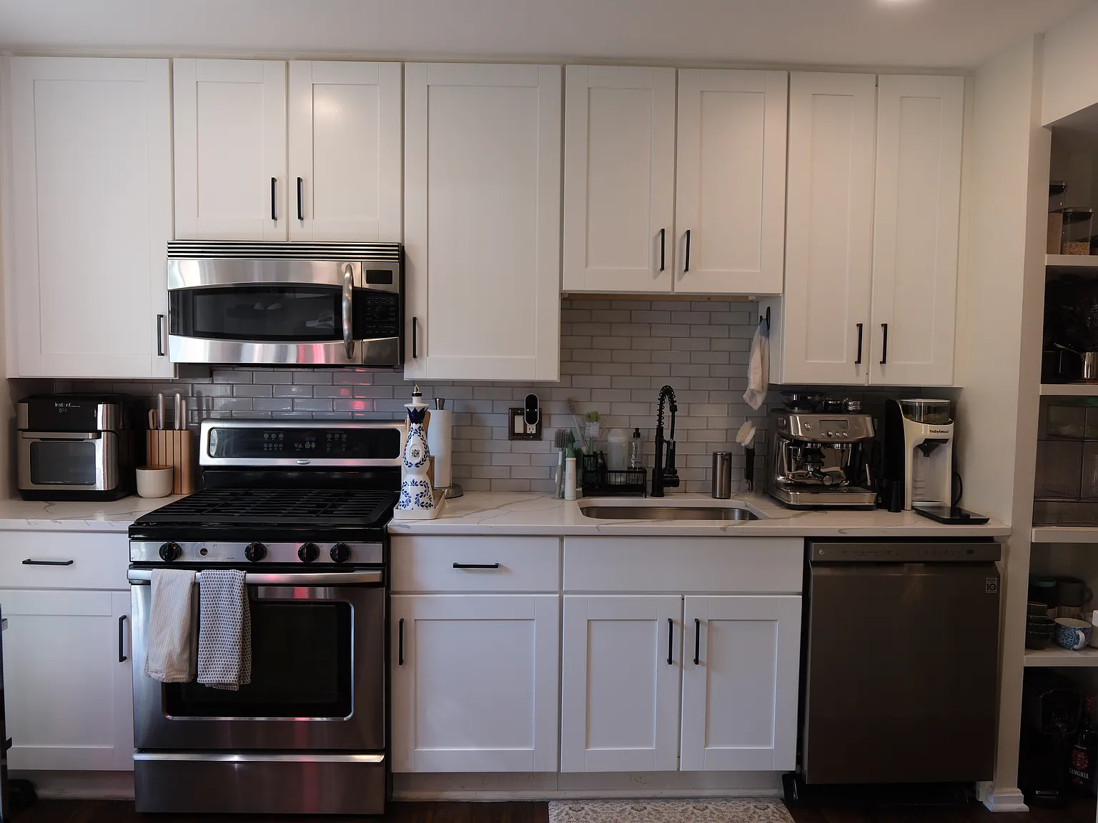 3 bed, 1890 sqft, $4,200 — Photo 3