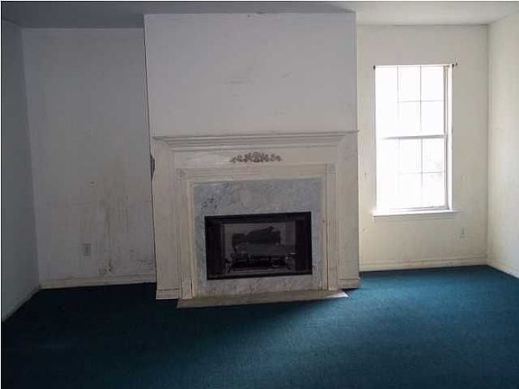 4th image of 15 Brucewood Dr W