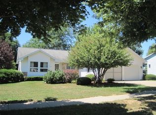 1921 Winfield Dr, Reedsburg, WI 53959