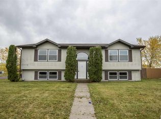 8 Willow St, Superior, WI 54880