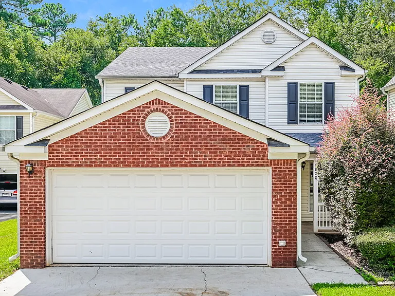 5028 Kens Ct — Photo 1