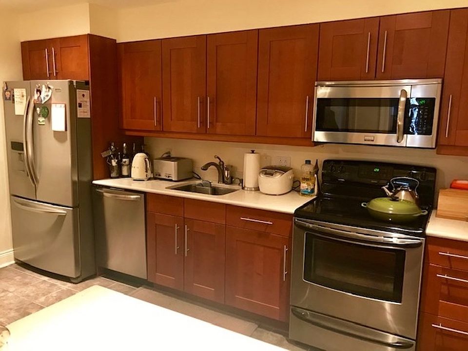 1st image of 208 Shearwater Ct W APT 34
