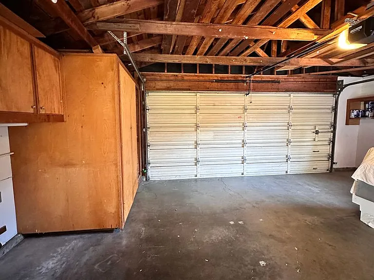 927 Acacia Ln — Photo 22