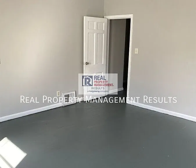 1208 Macarthur Dr — Photo 13