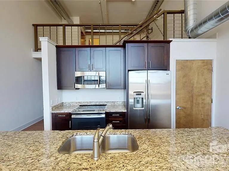 715 N Graham St #305 — Photo 3
