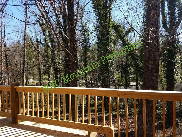 374 Royal Pines Dr — Photo 3