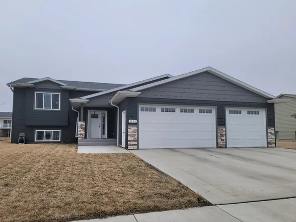 1126 Nano Nagle Ave NE, Aberdeen, SD 57401