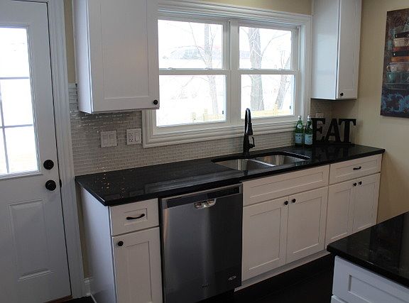 5th image of 4403 Blackhawk Ln