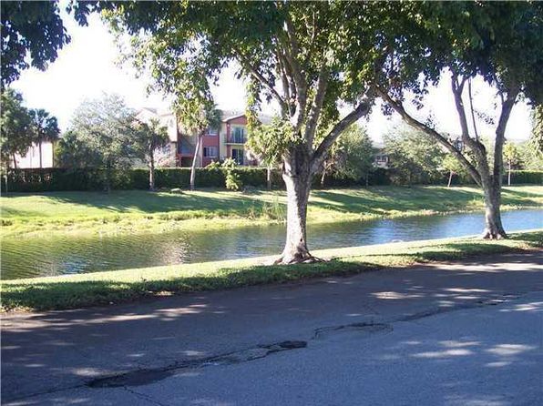 1140 Lake Victoria Dr APT J