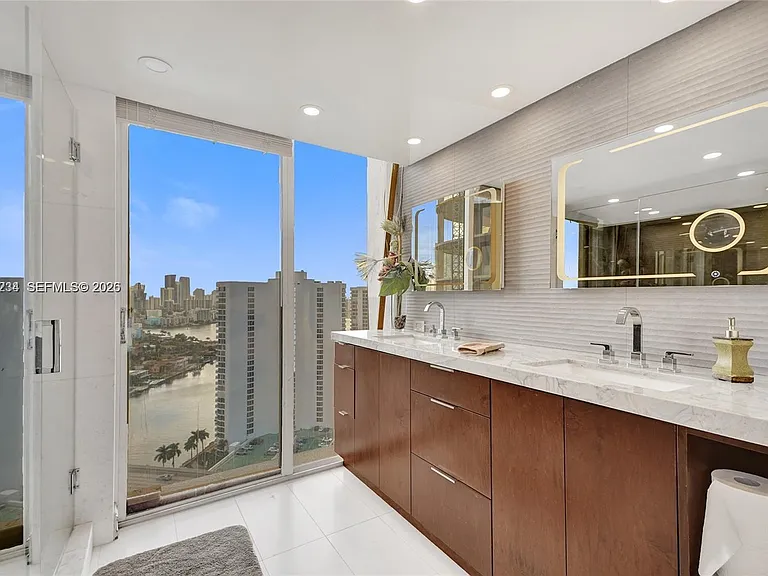 19355 Turnberry Way #26E — Photo 12