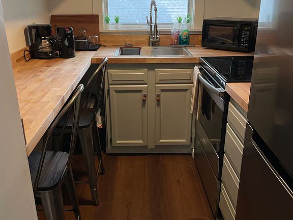 Brand new renovated kitchen