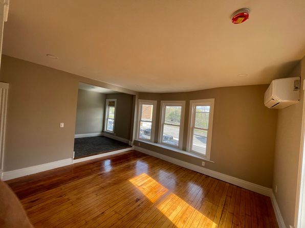 209-217 E Seneca Tpke APT 211