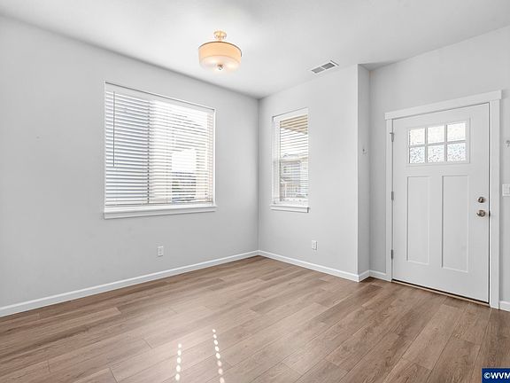3rd image of 1886 SE Hankel St
