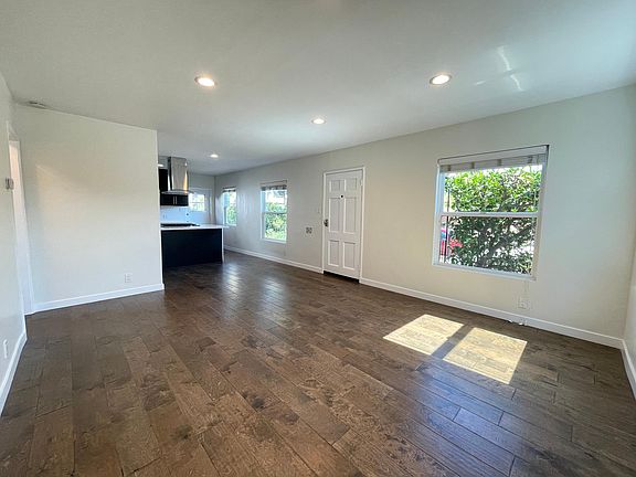 Open plan living/dining & kitchen.