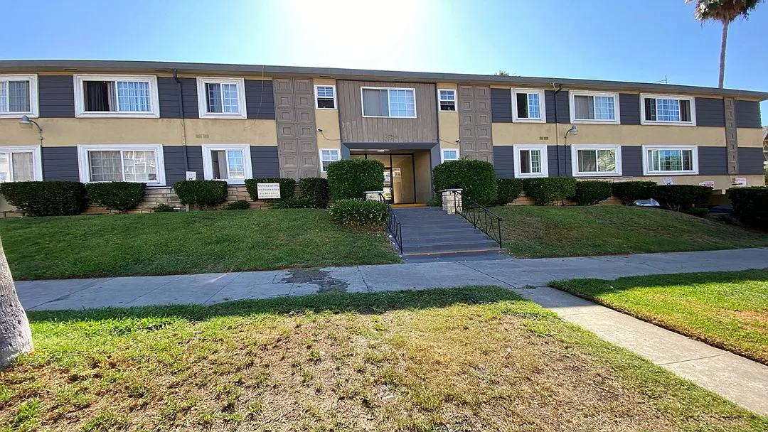 3185 420 S. Alexandria Ave. 19 Apartments in Los Angeles HotPads