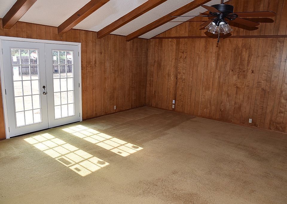2nd image of 1500 W 4th St