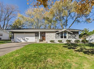 2000 Ramona ROAD, Waukesha, WI 53186