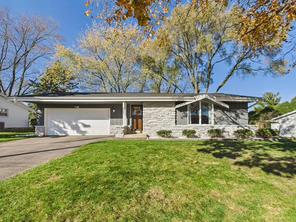 2000 Ramona ROAD, Waukesha, WI 53186