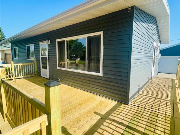 224 11th St NW, Chisholm, MN 55719